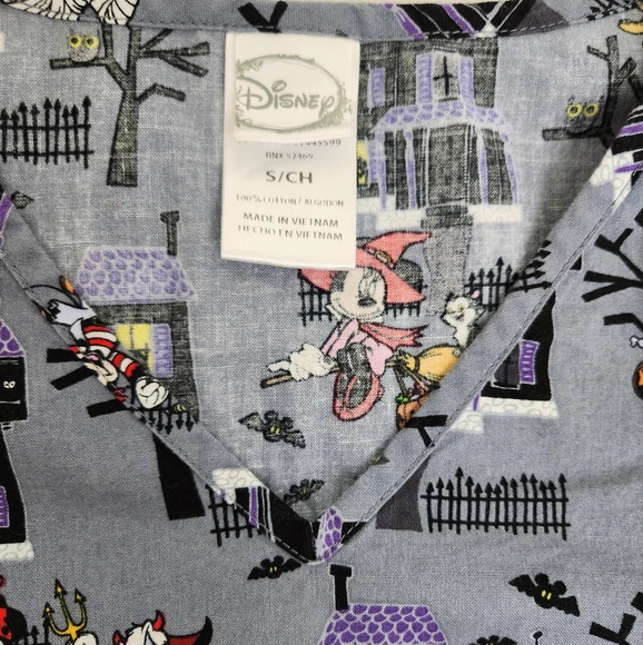 Disney Characters Halloween Scrub Top. Small - Picture 7 of 7